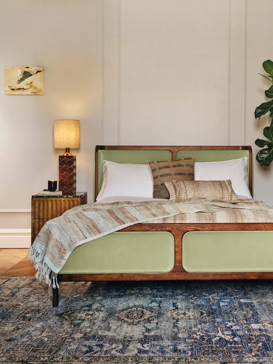 Belsa Bed, King, Sage