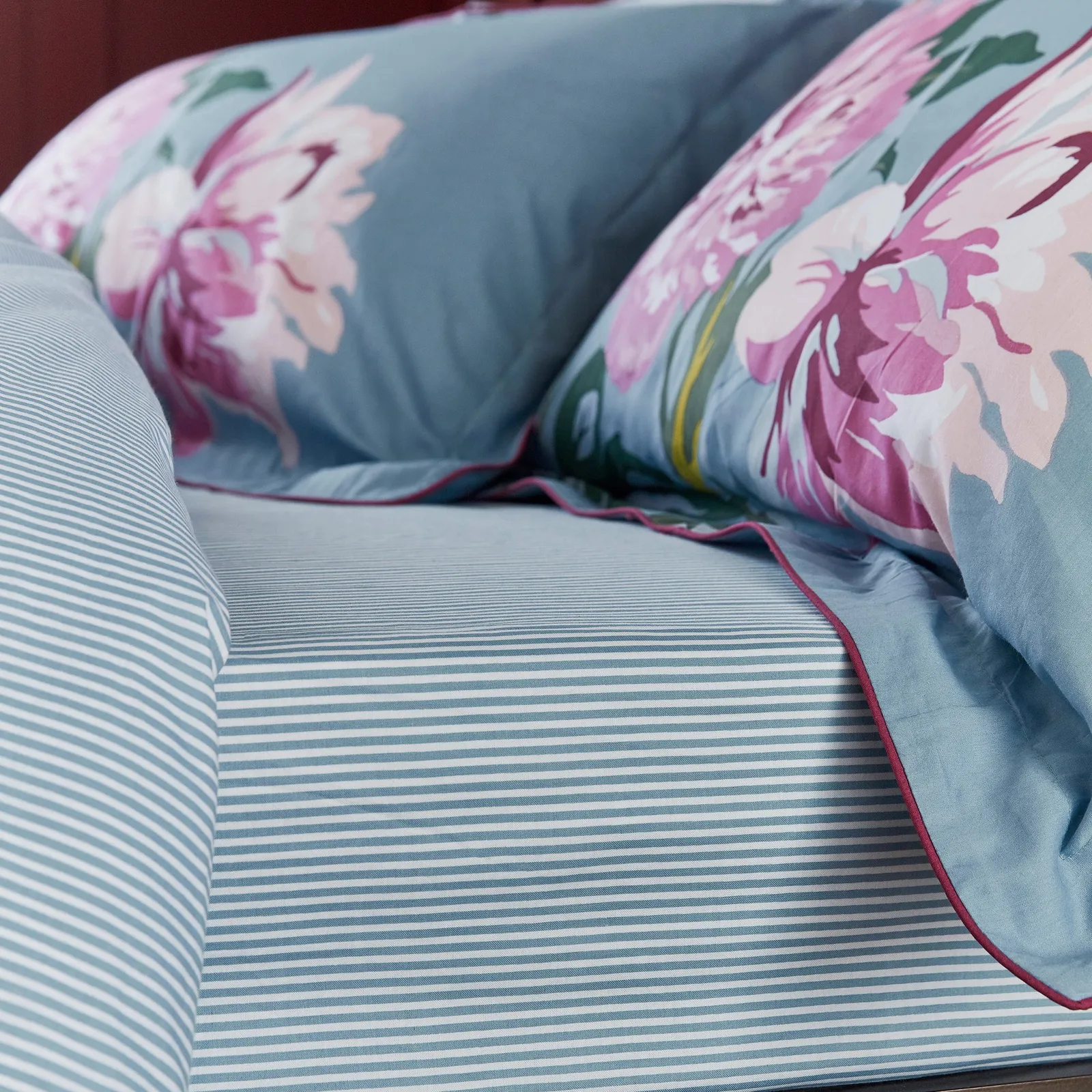 Joules Melrose Floral Blue 100% Cotton Fitted Sheet Blue, Pink and White