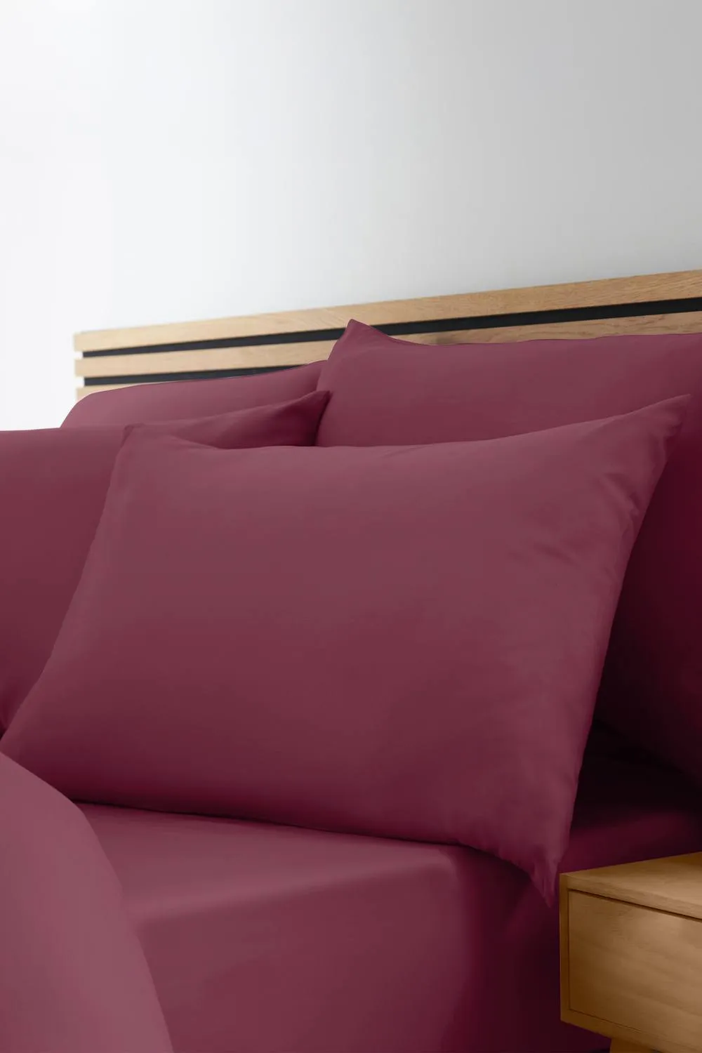Catherine Lansfield So Soft Non Iron Duvet Cover Set in Burgundy 2