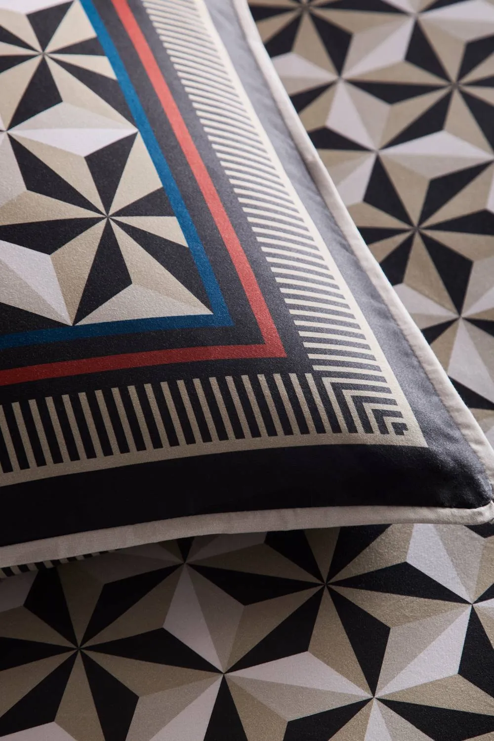 Laurence Llewelyn-Bowen 'Hero' 100% Cotton Duvet Cover Set 3
