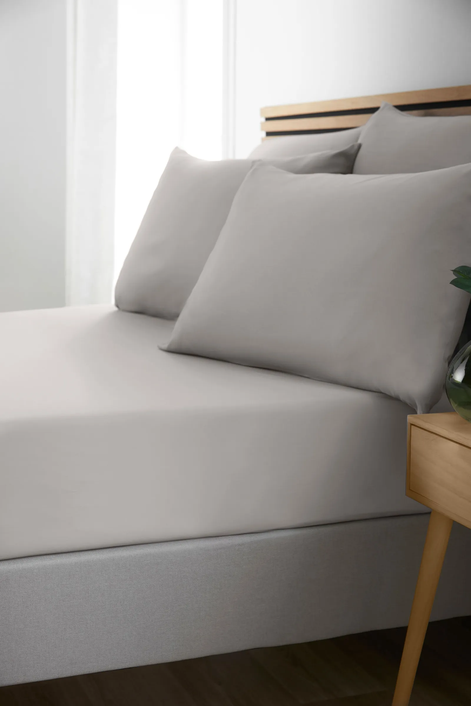 Catherine Lansfield So Soft Non Iron Fitted Sheet in Grey 1