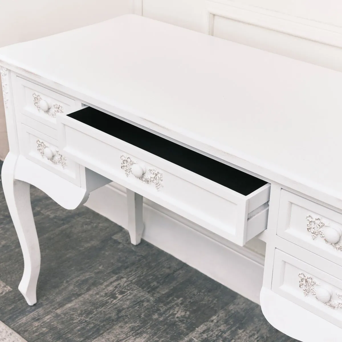 Melody Maison Antique White Dressing Table Desk With Triple Mirror & Stool - Pays Blanc Range 6