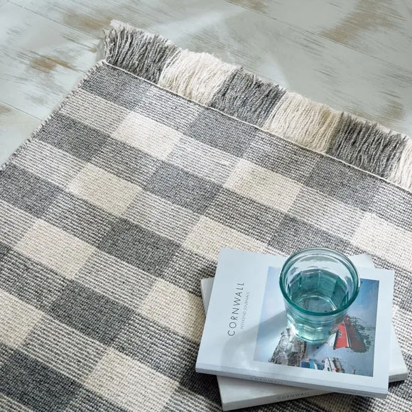 Tess Check flatweave wool rug 6