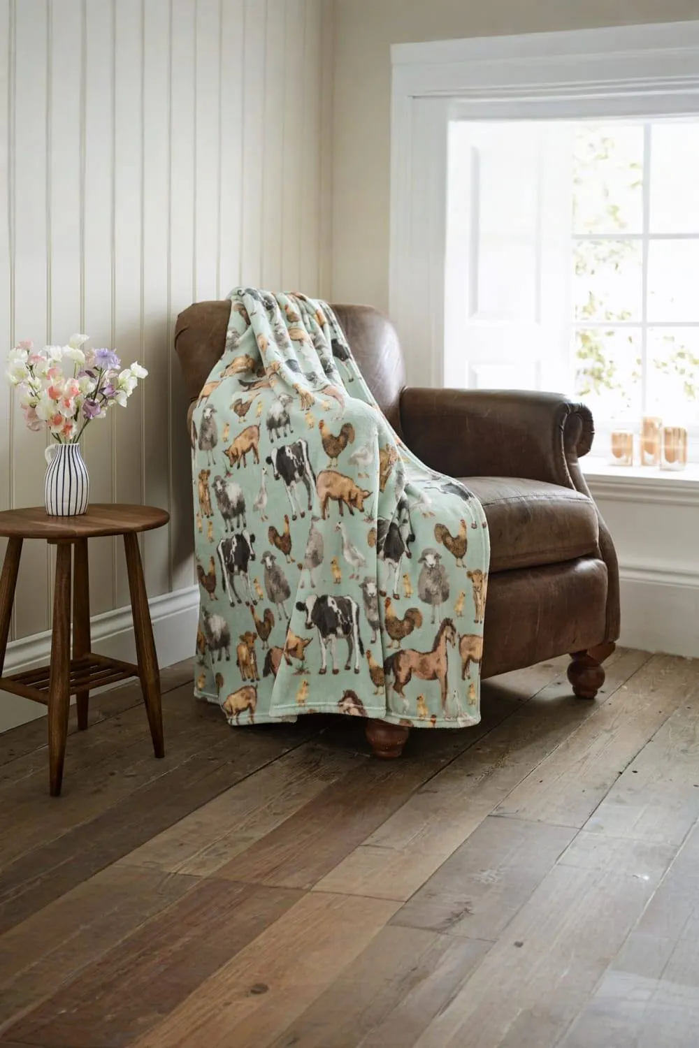Deyongs Farmyard Soft Fleece Printed Throw Blanket in Green