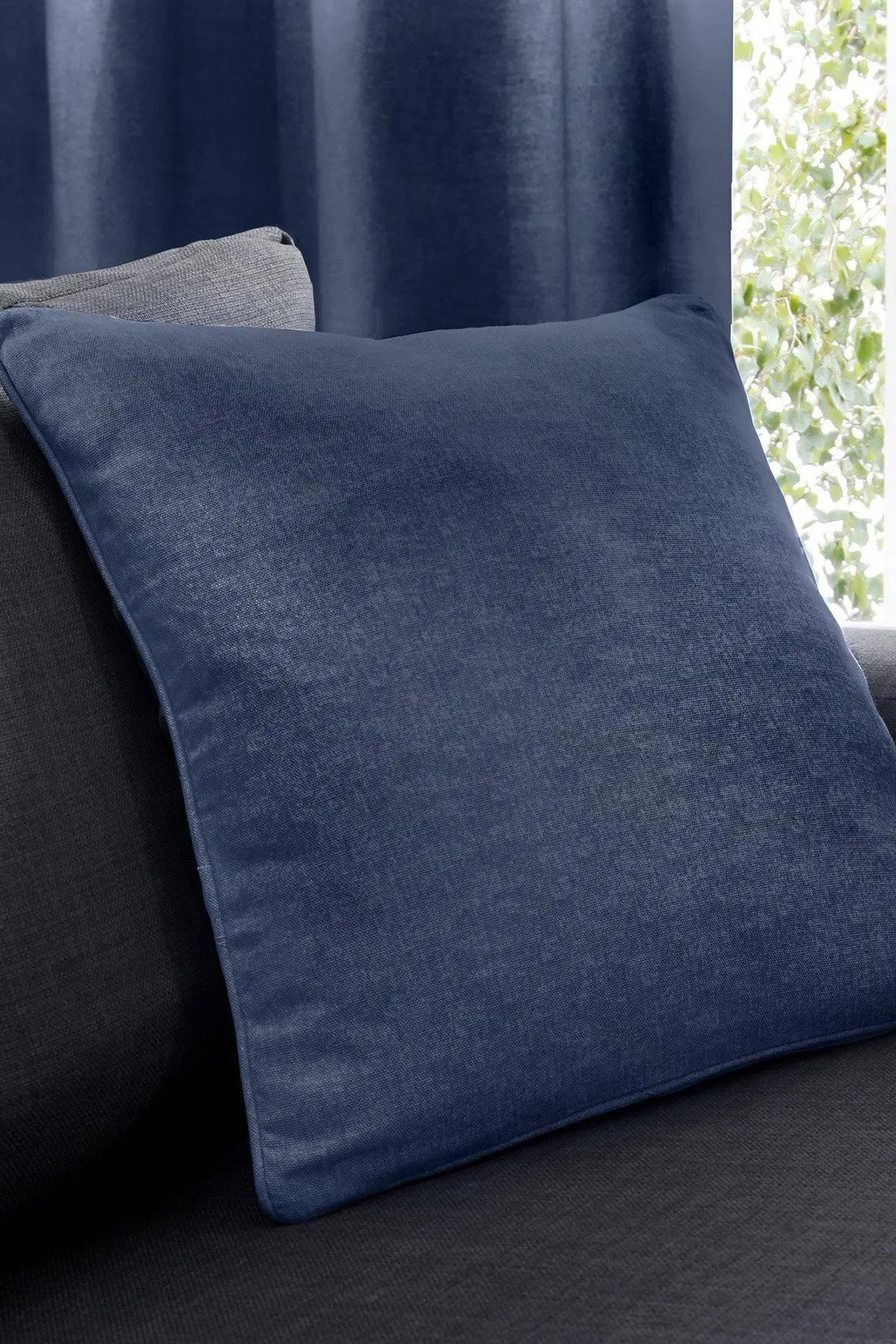Fusion 'Sorbonne' Luxury Plain Dyed Filled Cushion 100% Cotton in Navy 1