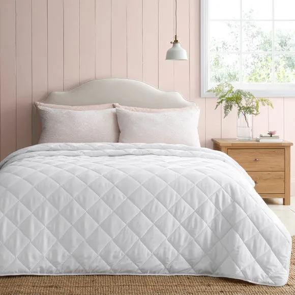 Helston Quilted Bedspread 1
