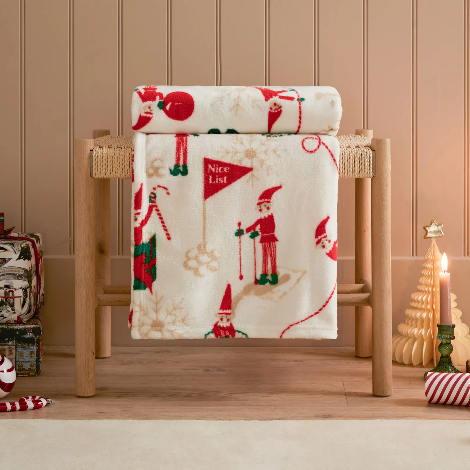 Duvet Day Elfie Printed Fleece Throw in Cream