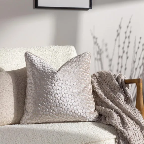 Höem Arvo Boucle Yarn Throw Feather 5