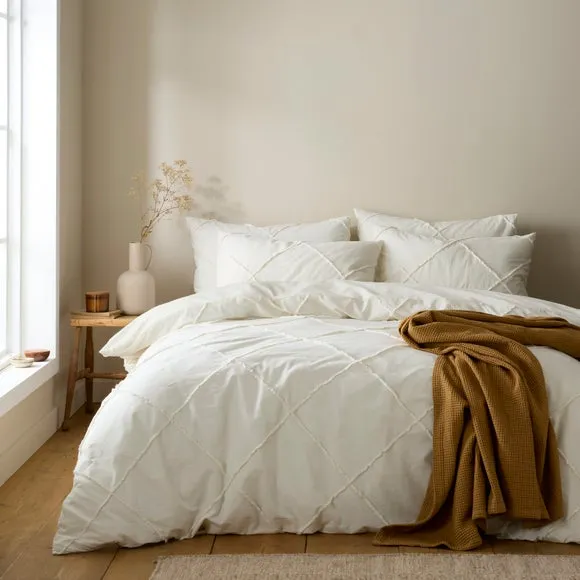 Lotus Tufted 100% Cotton Duvet Cover & Pillowcase Set 1