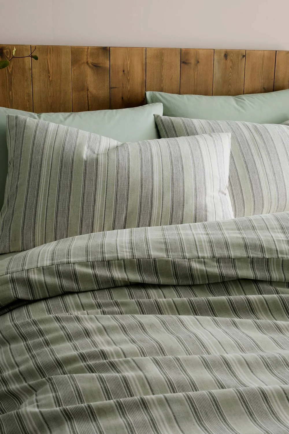 Appletree 'Yarn Dyed Woven Wide Stripe' Woven Duvet Cover Set in Green 2