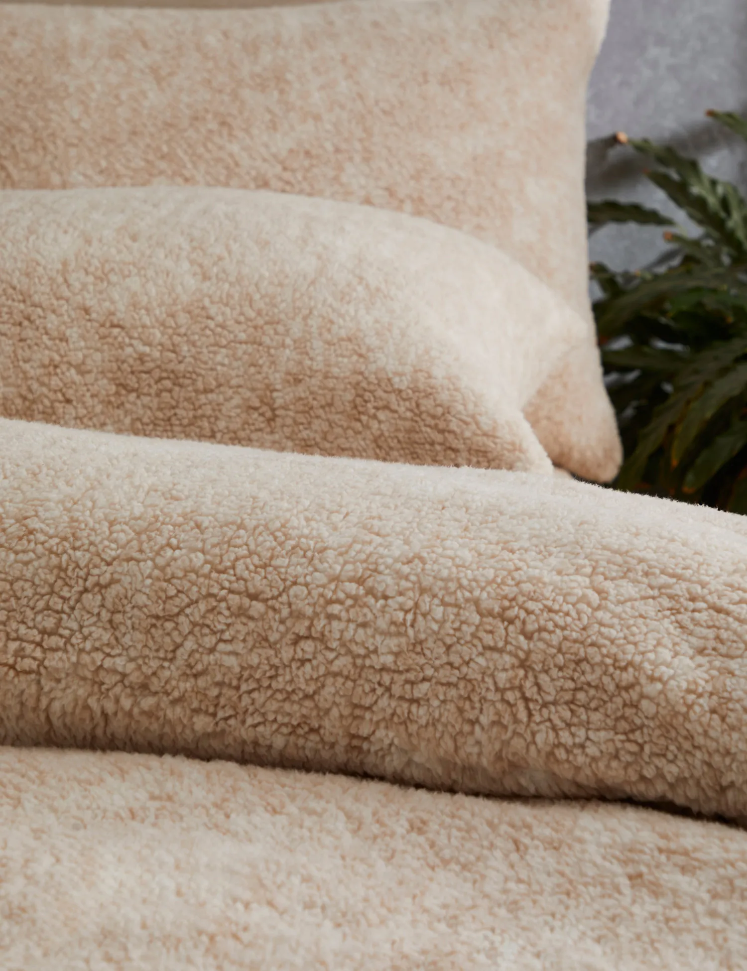 M&S Teddy Fleece Marl Bedding Set