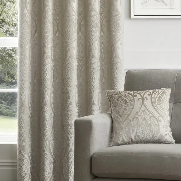 Curtina Chateau Cushion 3