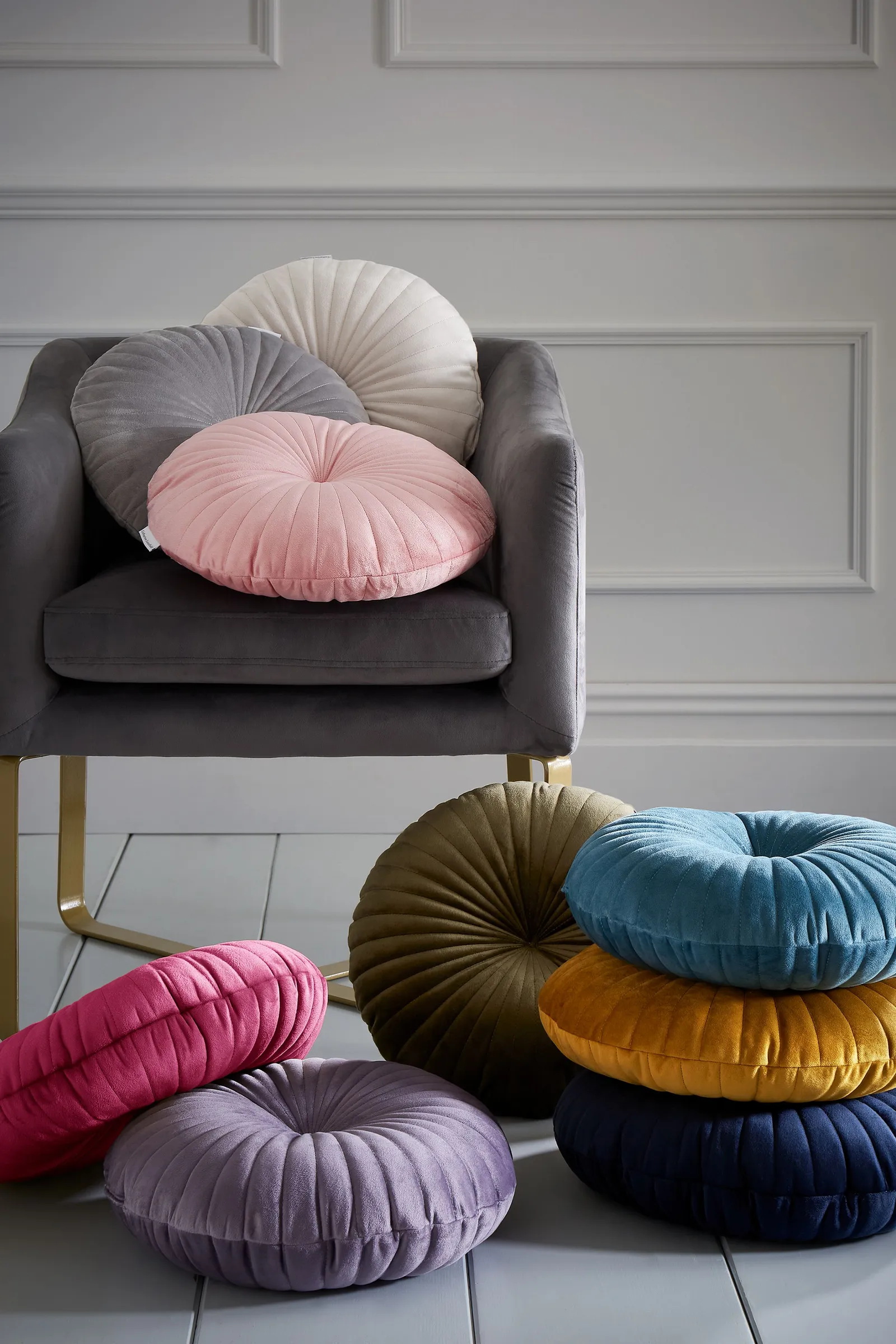 Catherine Lansfield 'Round' Cushion in Teal 3