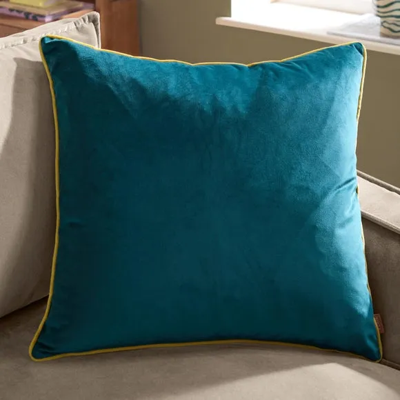 Furn. Square Cushion 1