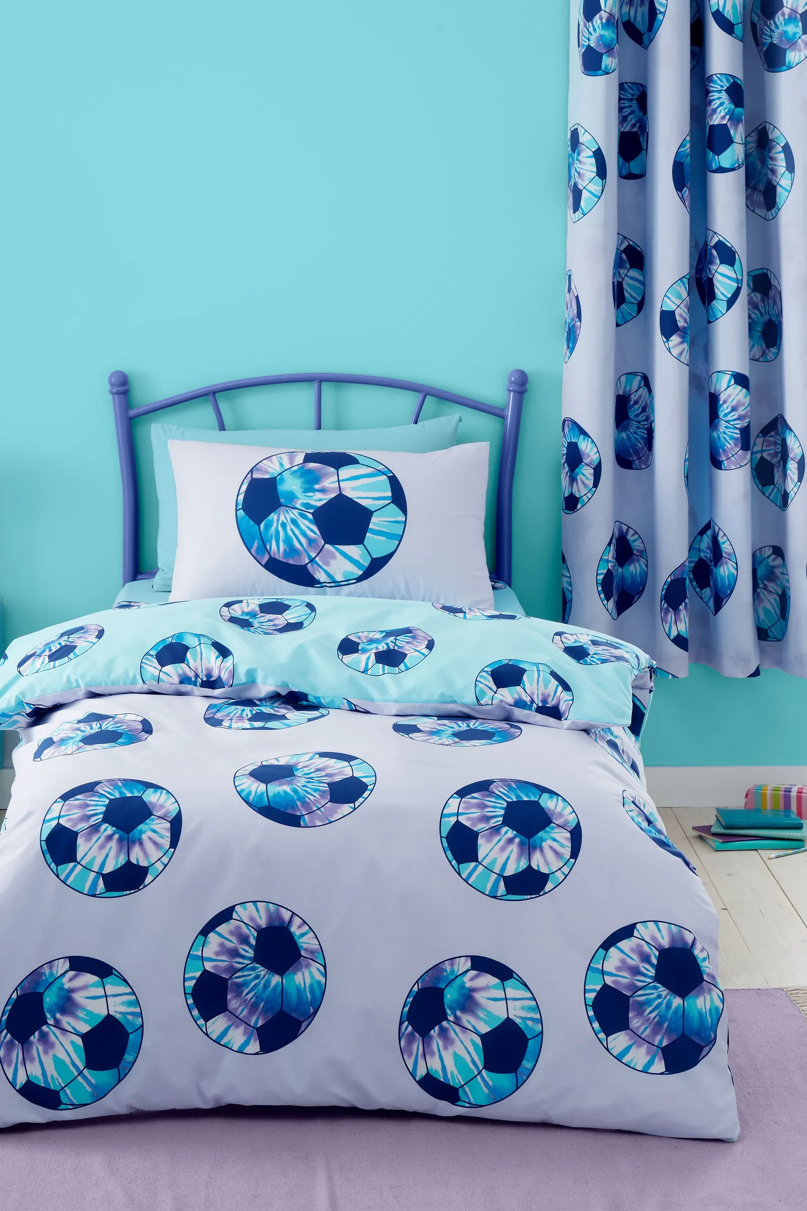 Catherine Lansfield 'Tie Dye Football' Reversible Duvet Cover Set in Lilac