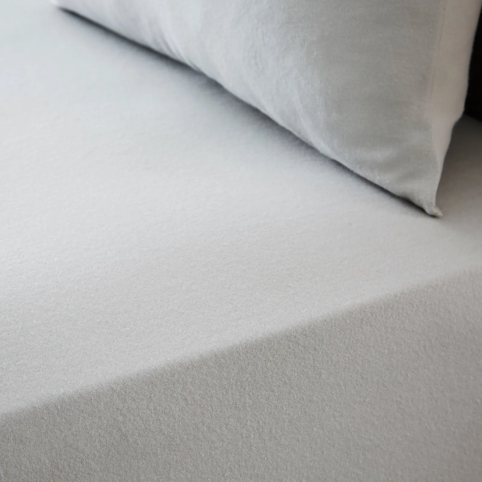 Fogarty Plain Bamboo Fitted Sheet Silver
