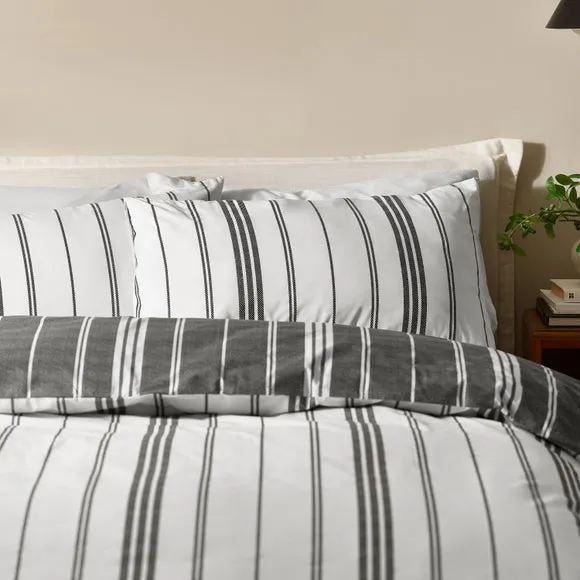 Catherine Lansfield Harbour Stripe Polycotton Duvet Cover & Pillowcase Set 2