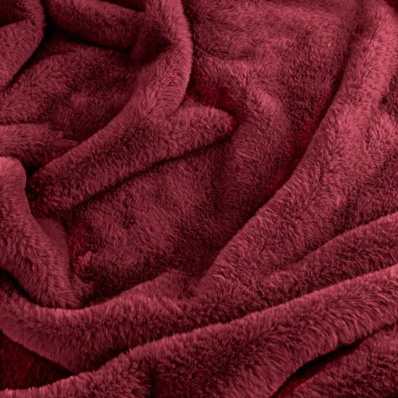 Furn. Kallu Double-sided Faux-fur Throw Berry Red, Red 2