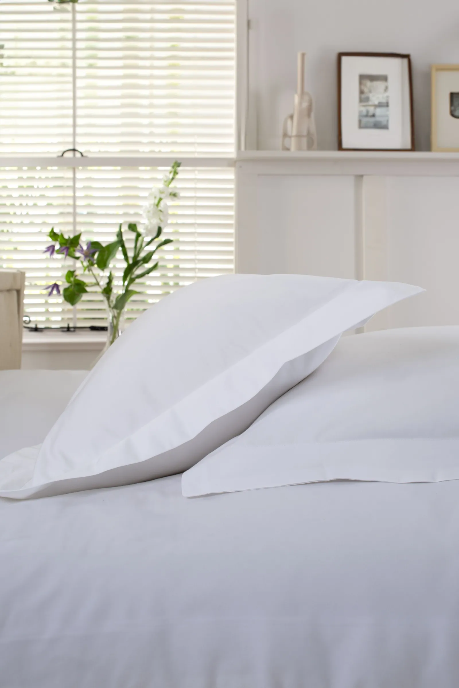 The Lyndon Company 800 Thread Count 100% Cotton Luxury Hotel Quality Duvet Cover Set | Deyongs 1846 in White 5