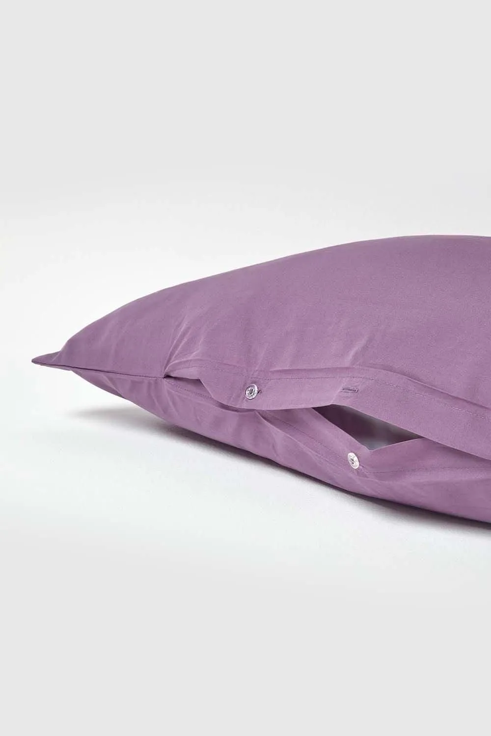 Homescapes Egyptian Cotton V Shaped Pillowcase 200 TC in Grape 4
