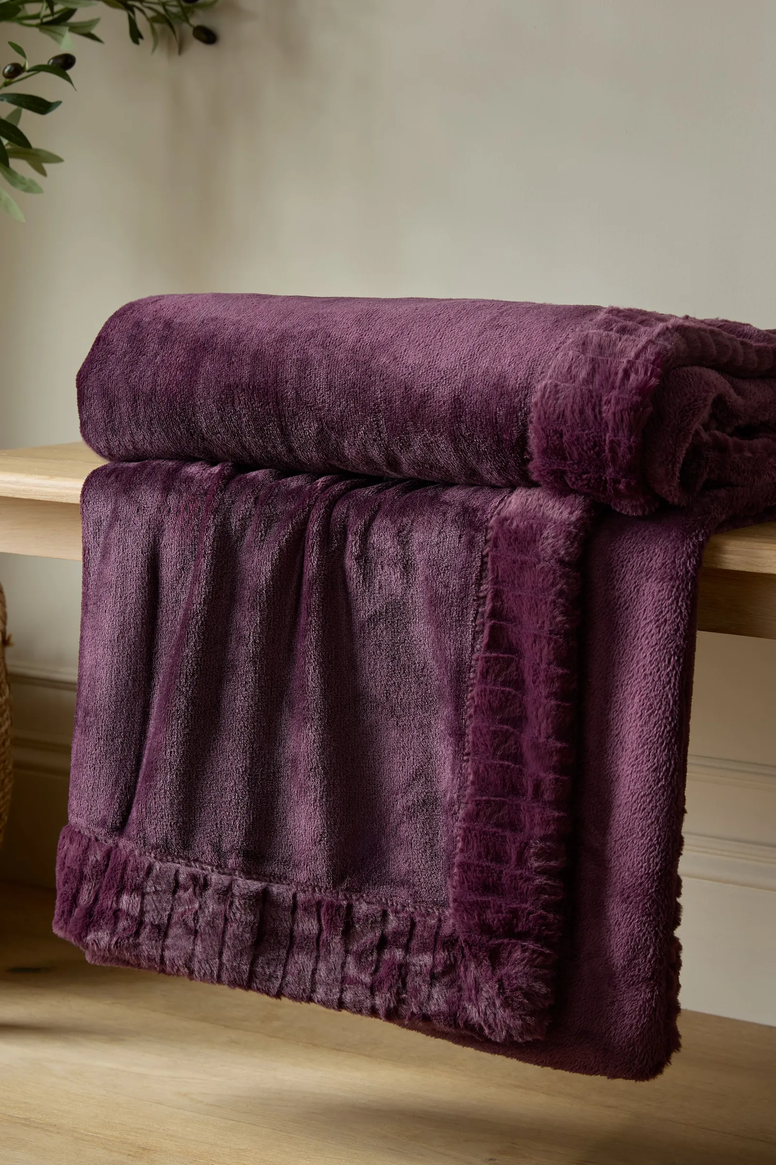 Catherine Lansfield 'Velvet & Faux Fur' Throw in Plum