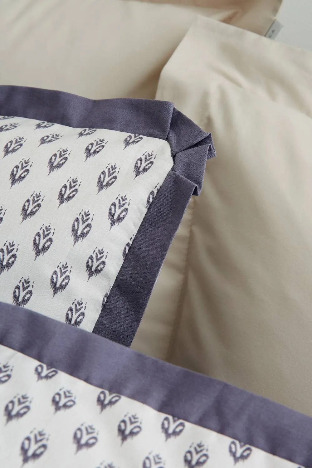 Bianca 'Amelie' 200 Thread Count Cotton Reversible Duvet Cover Set in Blue 4