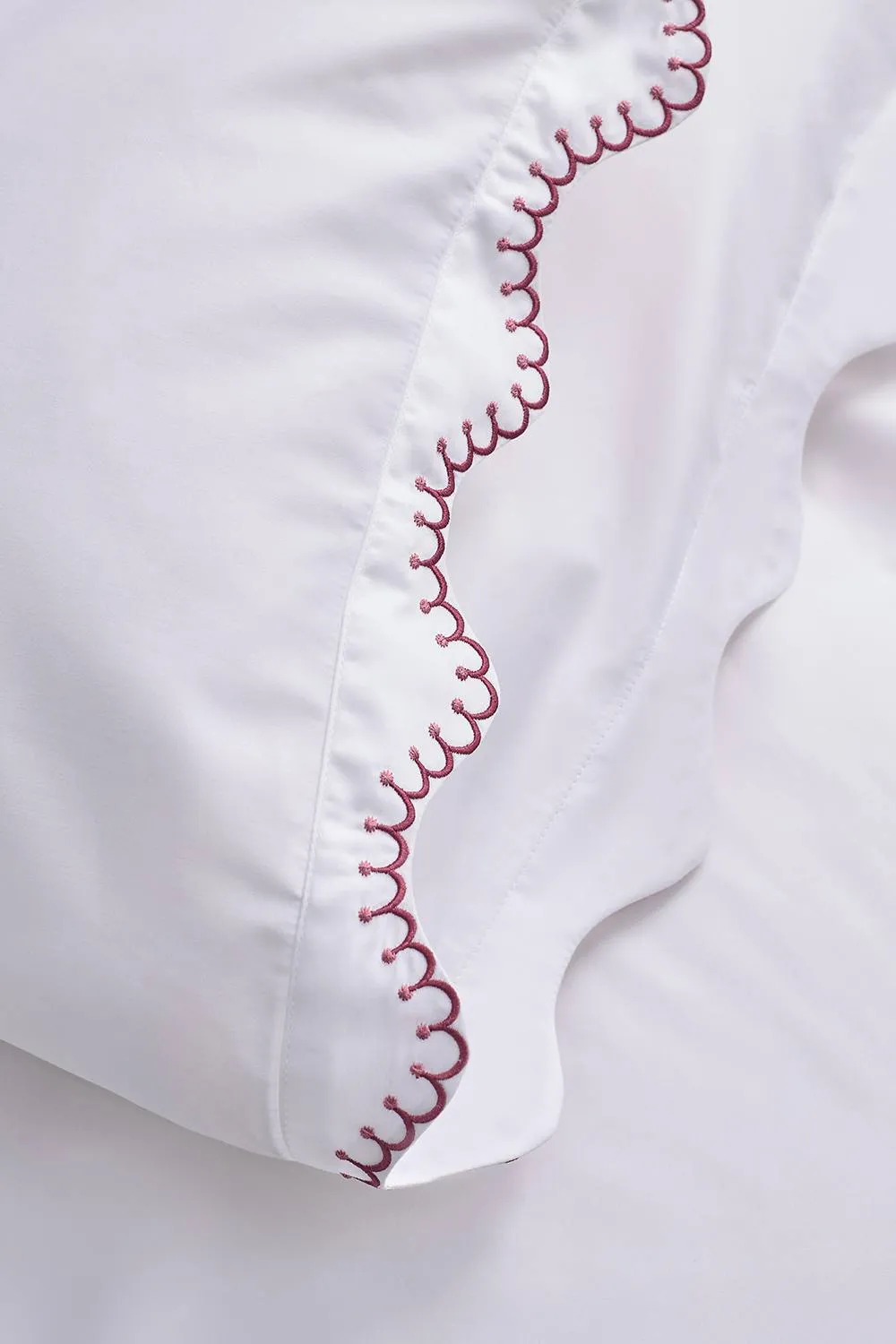 CHRISTY 'Lucerne Scallop' Luxury Cotton Sateen Standard Pillowcase Pair in Pink 4