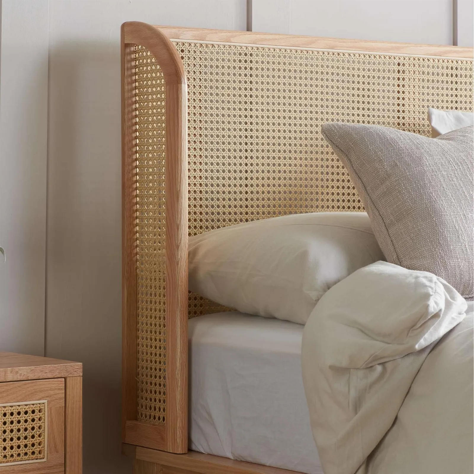 Birlea Rattan Bed Frame Venice Oak 4FT6 135cm Wrap Around in Beige 2