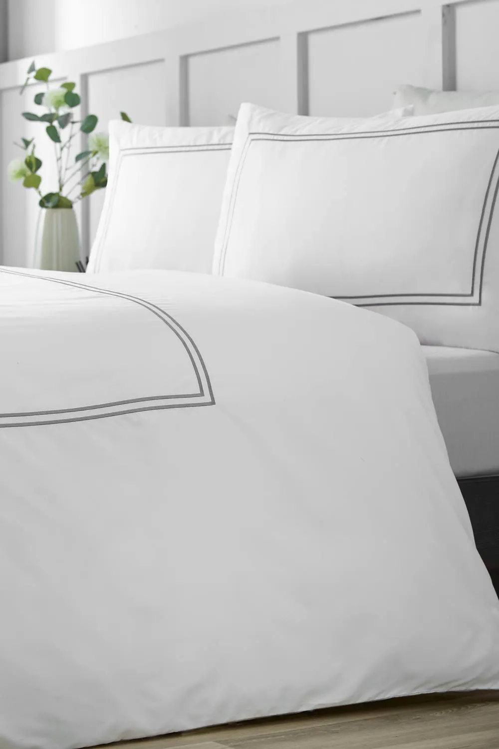 Catherine Lansfield 'So Soft Mono Satin Stitch' Duvet Cover Set in Silver 4