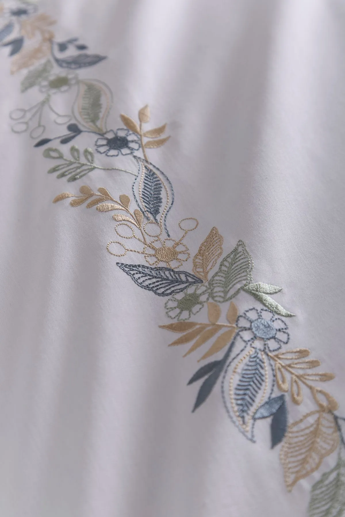 Appletree 'Julianna Embroidery' 100% Cotton Embroidered Floral Duvet Cover Set in White 3