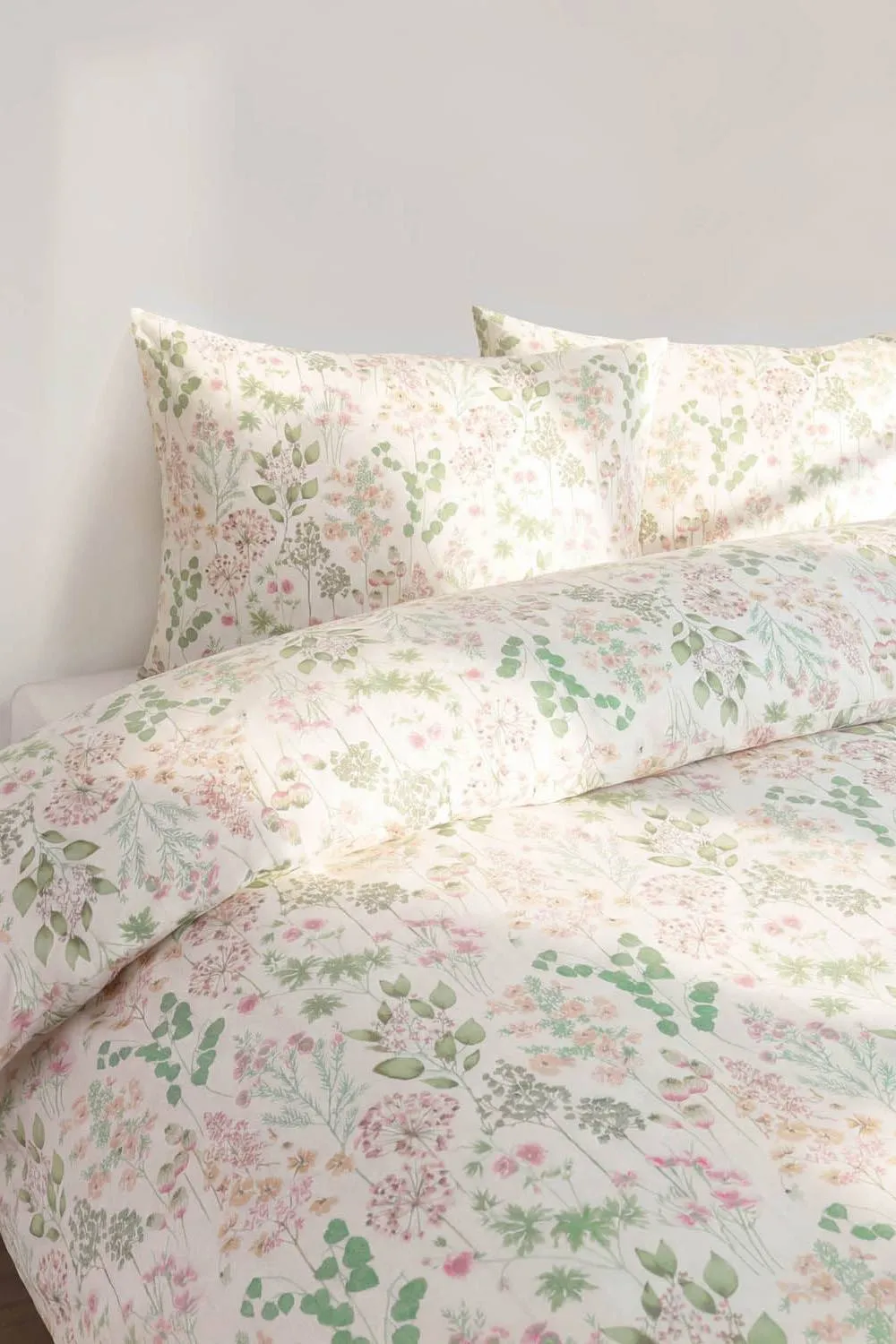 Martex Studio Edition Wildflower Field Duvet Cover Set