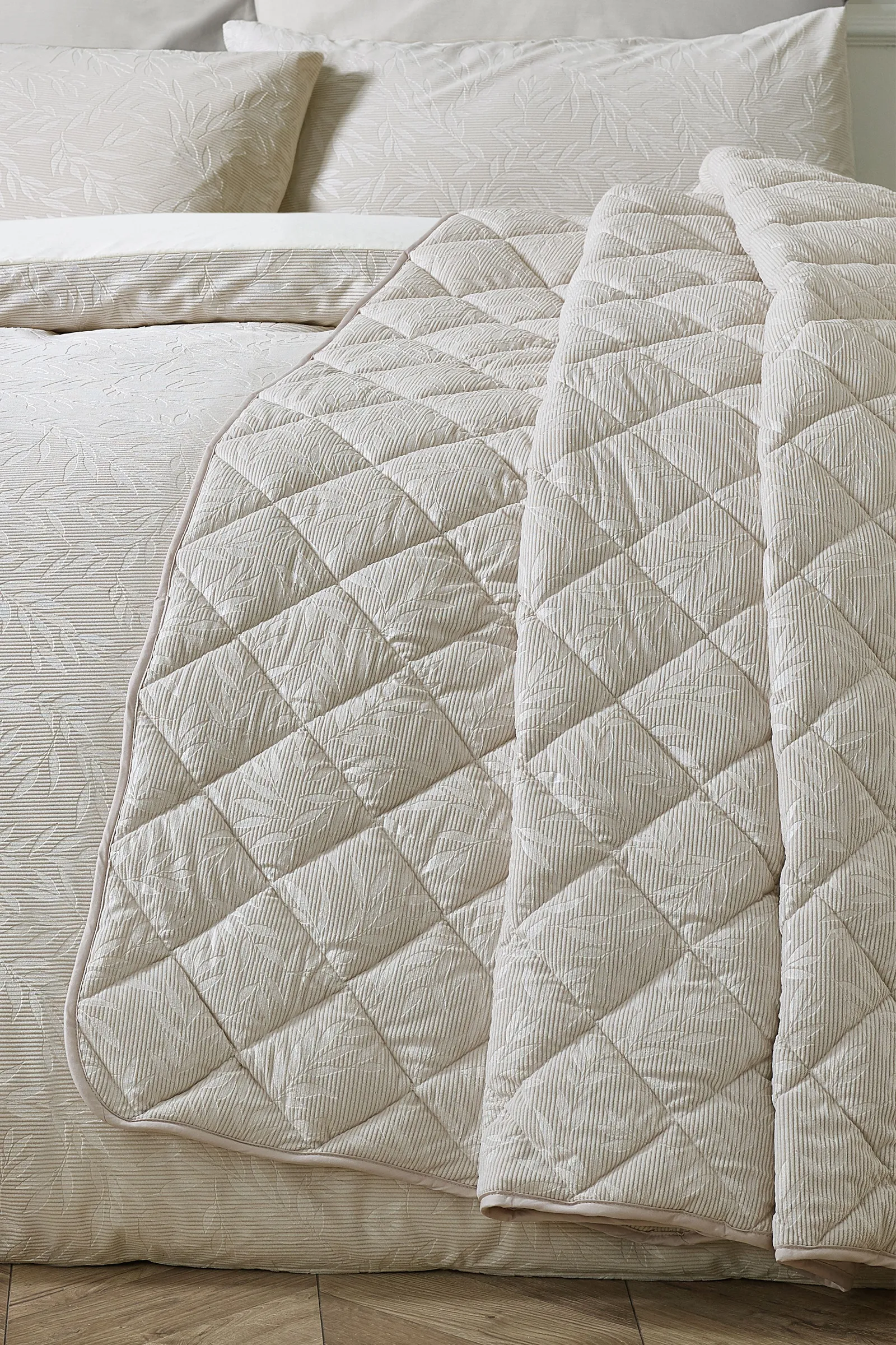 Catherine Lansfield Corded Leaves Quilted Warm & Cosy 240cm x 260cm Bedspread in Gold