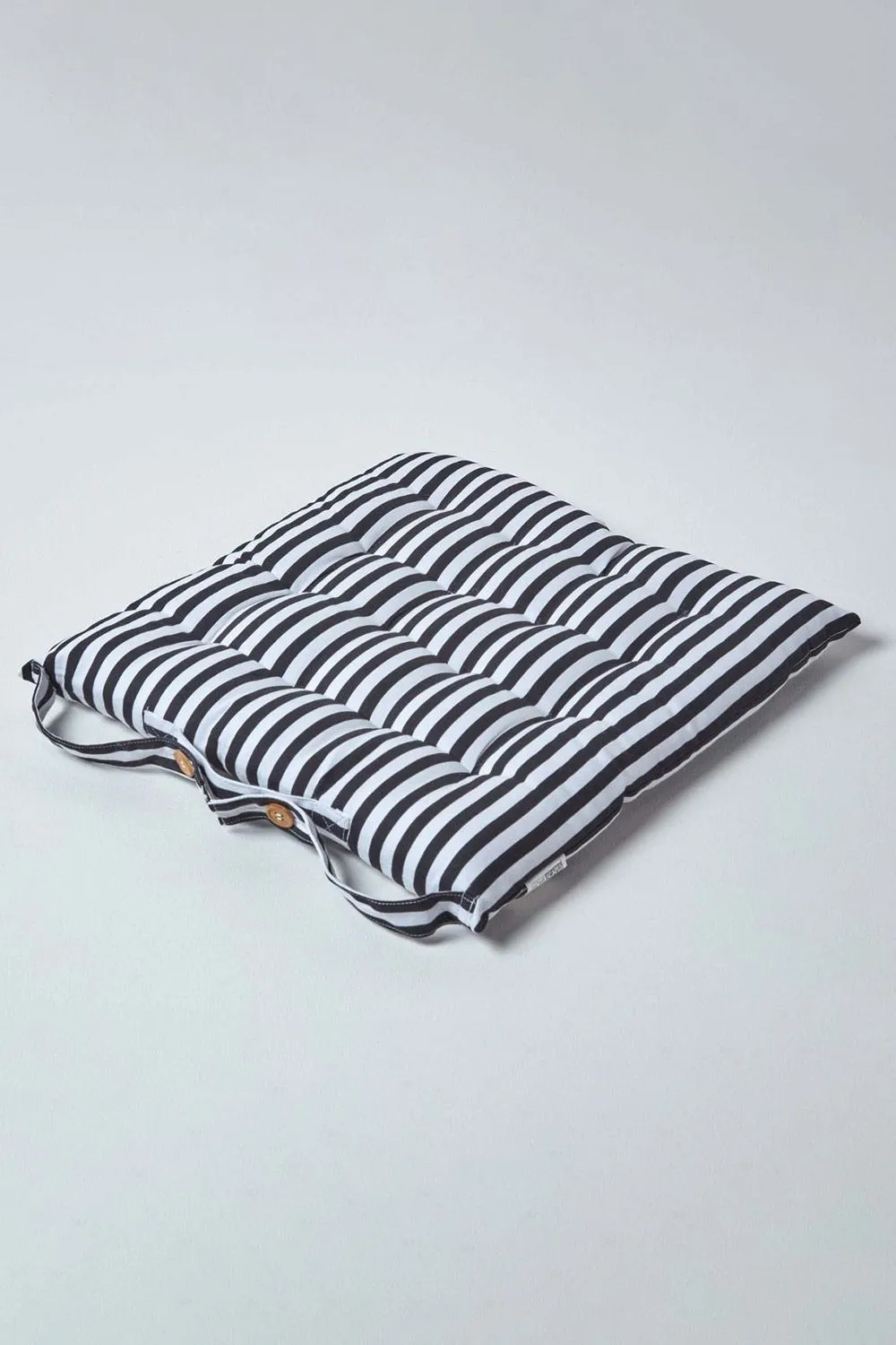 Homescapes Set of 4 Black & White Stripe Seat Pad with Straps 40 x 40 cm 2