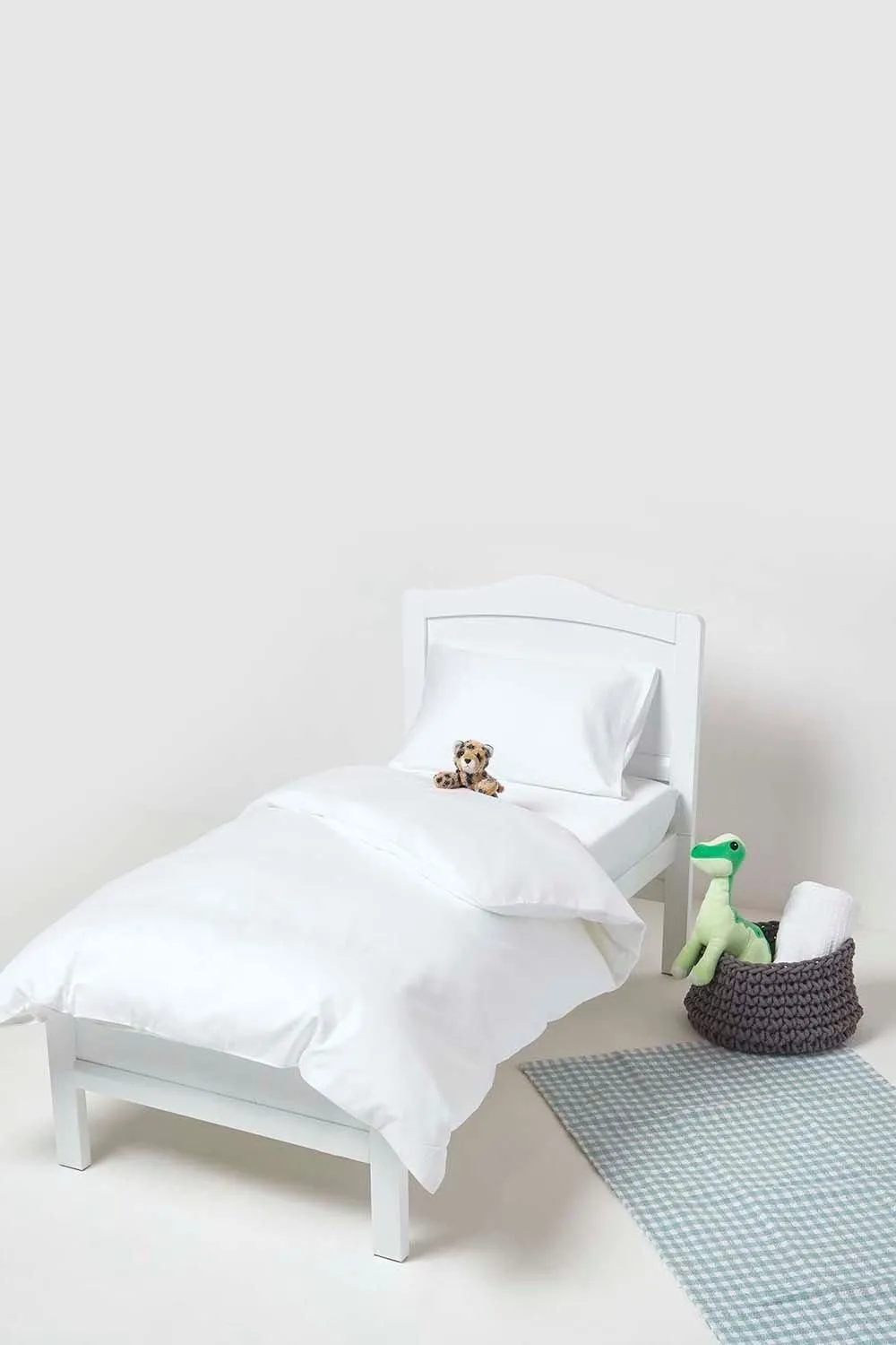Homescapes Sateen Cotton Fitted Cot Sheets 400 Thread Count, 2 Pack in White 2