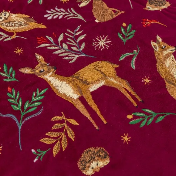 Furn Berry Woods Velvet Cushion Burgundy 45 X 45Cm, Red 2