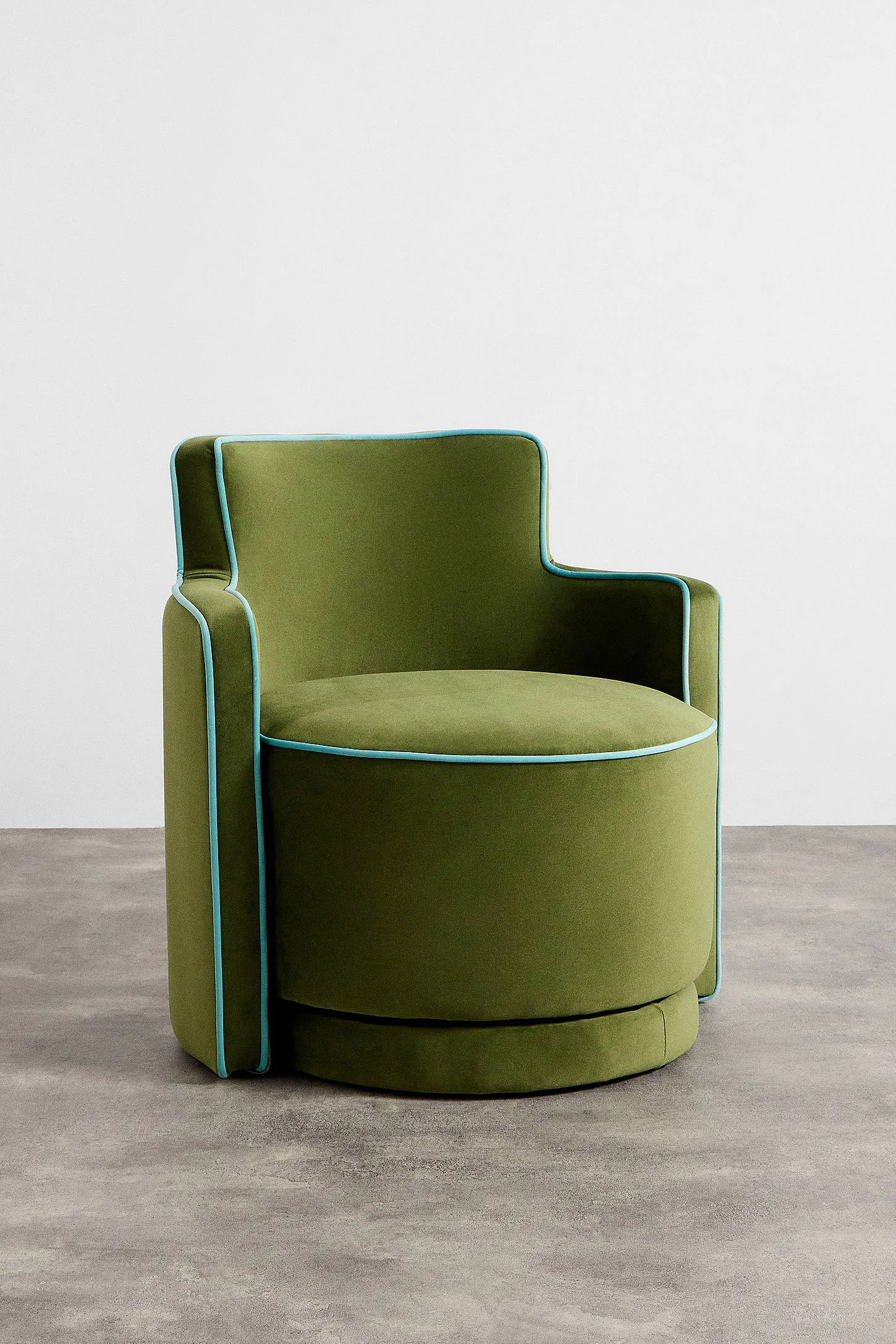 Rhea Velvet Swivel Chair - Green 3