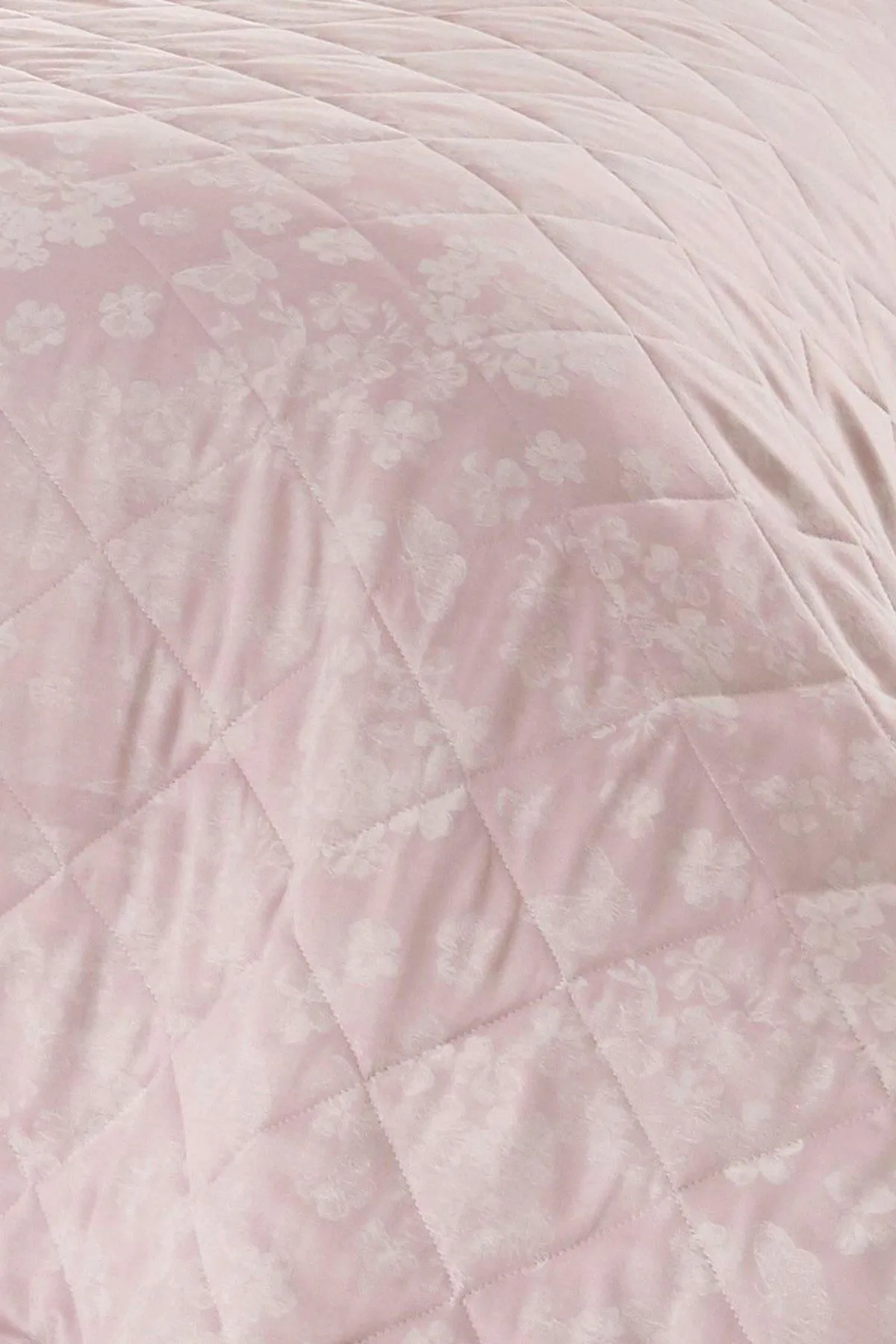Dreams & Drapes 'Blossom' Floral Quilted Bedspread in Rose 4