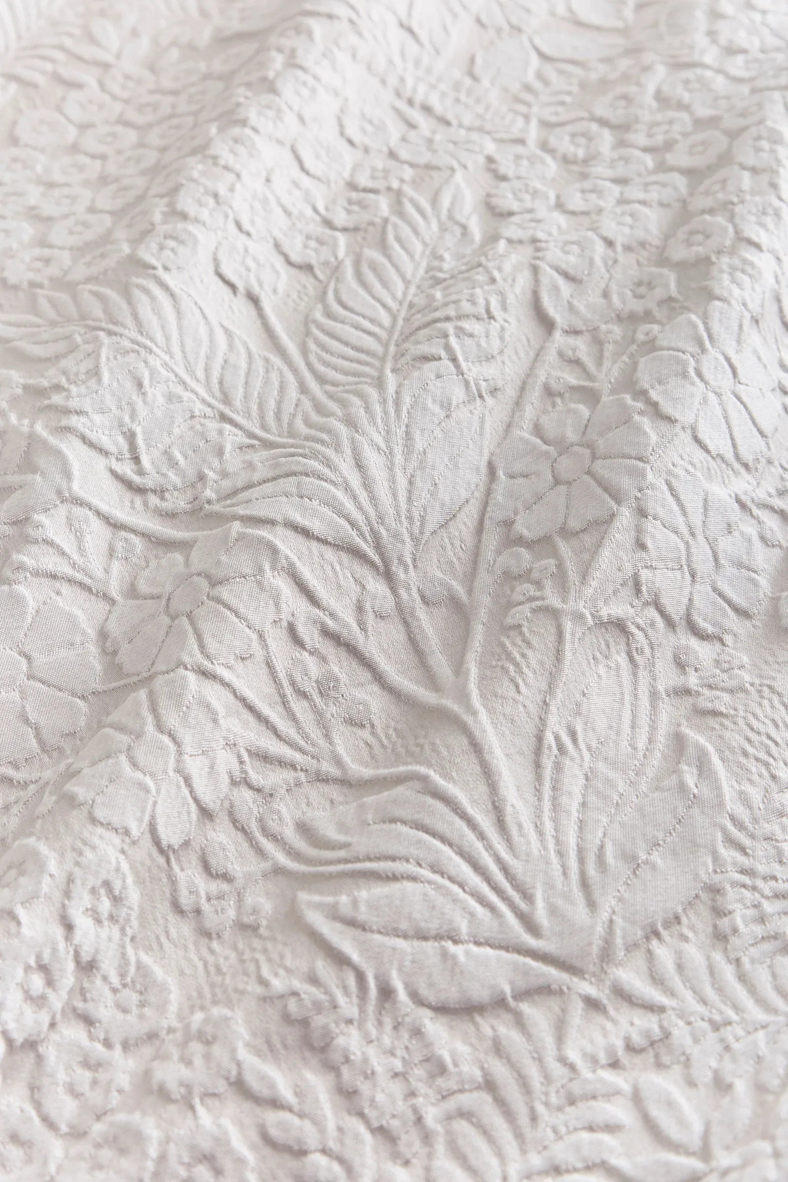 Appletree 'Toria' Arts & Crafts Floral Jacquard Duvet Cover Set in Stone 3