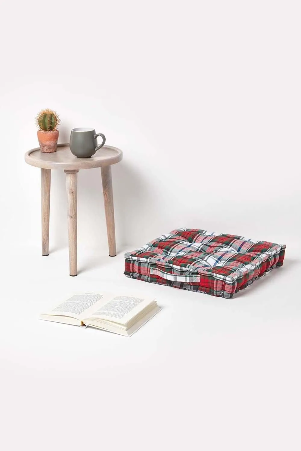Homescapes Cotton Macduff Tartan Floor Cushion in Red 2