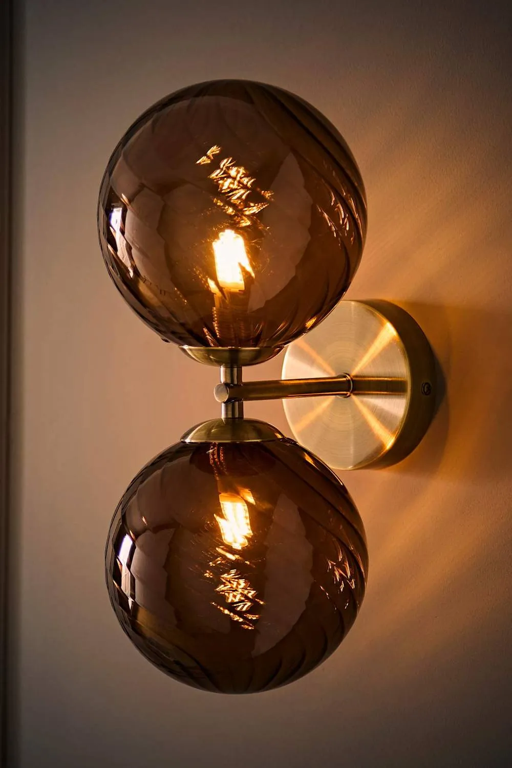 ValueLights Sydney 2 Way Up Down Glass Swirl Shades Wall Light & Bulbs in Bronze 2