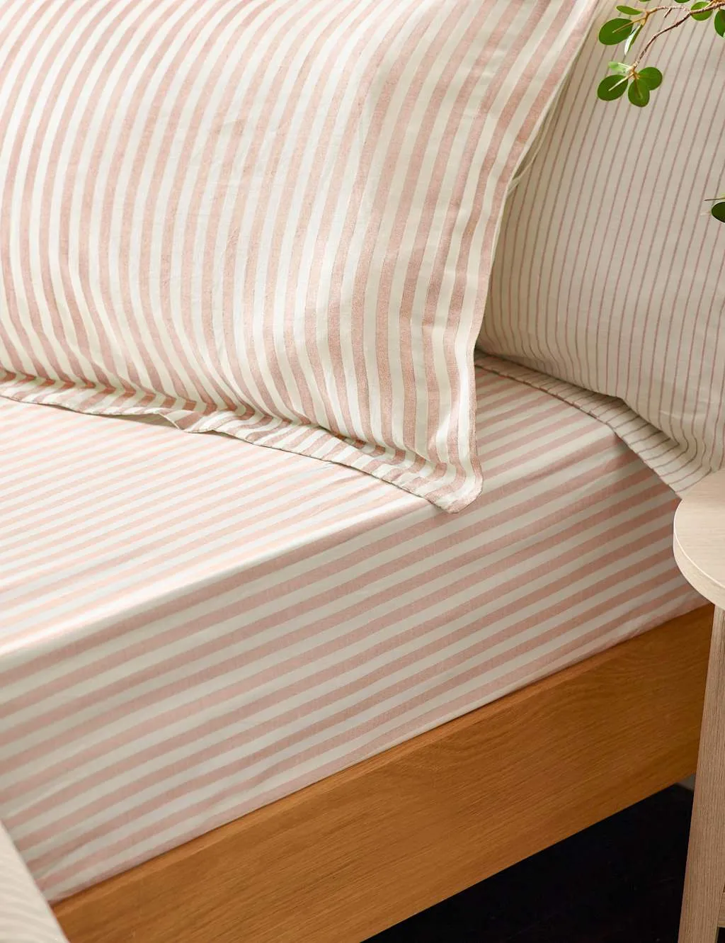 YARD Pure Cotton Striped Fitted Sheet Pink