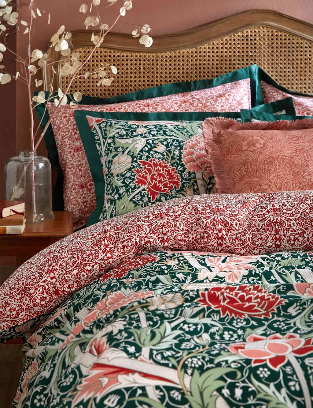 William Morris At Home 2 Pack Pure Cotton Cray Pillowcases Green Mix