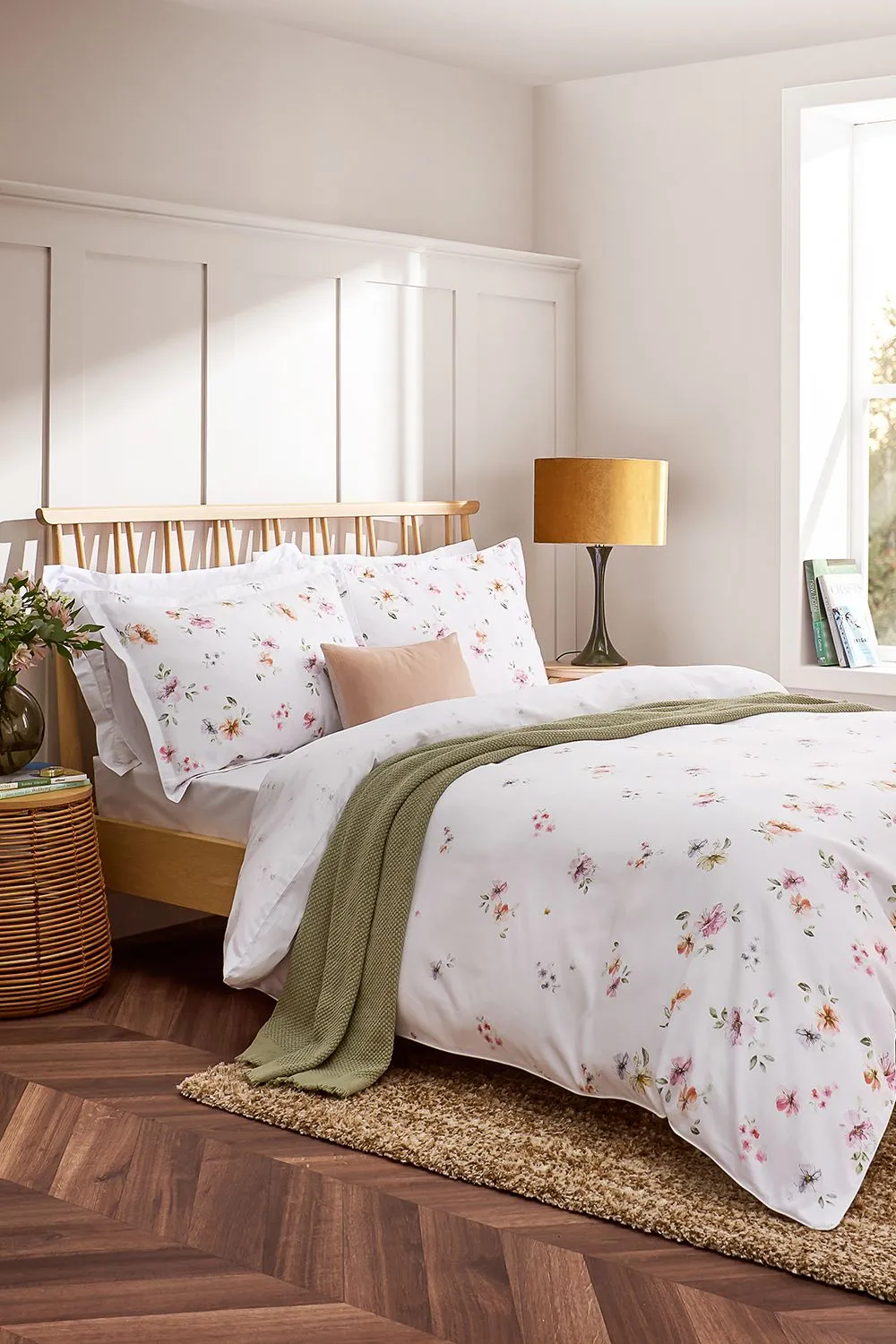 CHRISTY 'Arabella' Classic Floral Reversible Cotton Duvet Cover Set in Cream