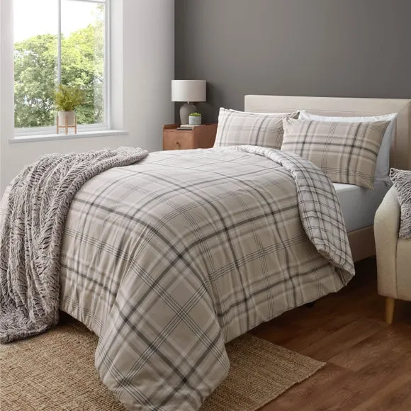 Catherine Lansfield Kelso Patchwork Duvet Cover and Pillowcase Set 1