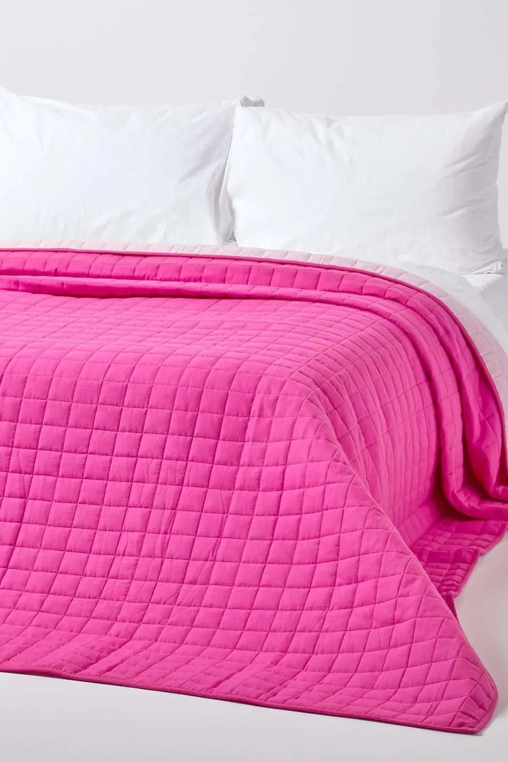 Homescapes Cotton Quilted Reversible Bedspread in Pink 1