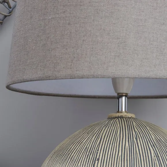 Dahlia Scratched Resin Grey Table Lamp 3