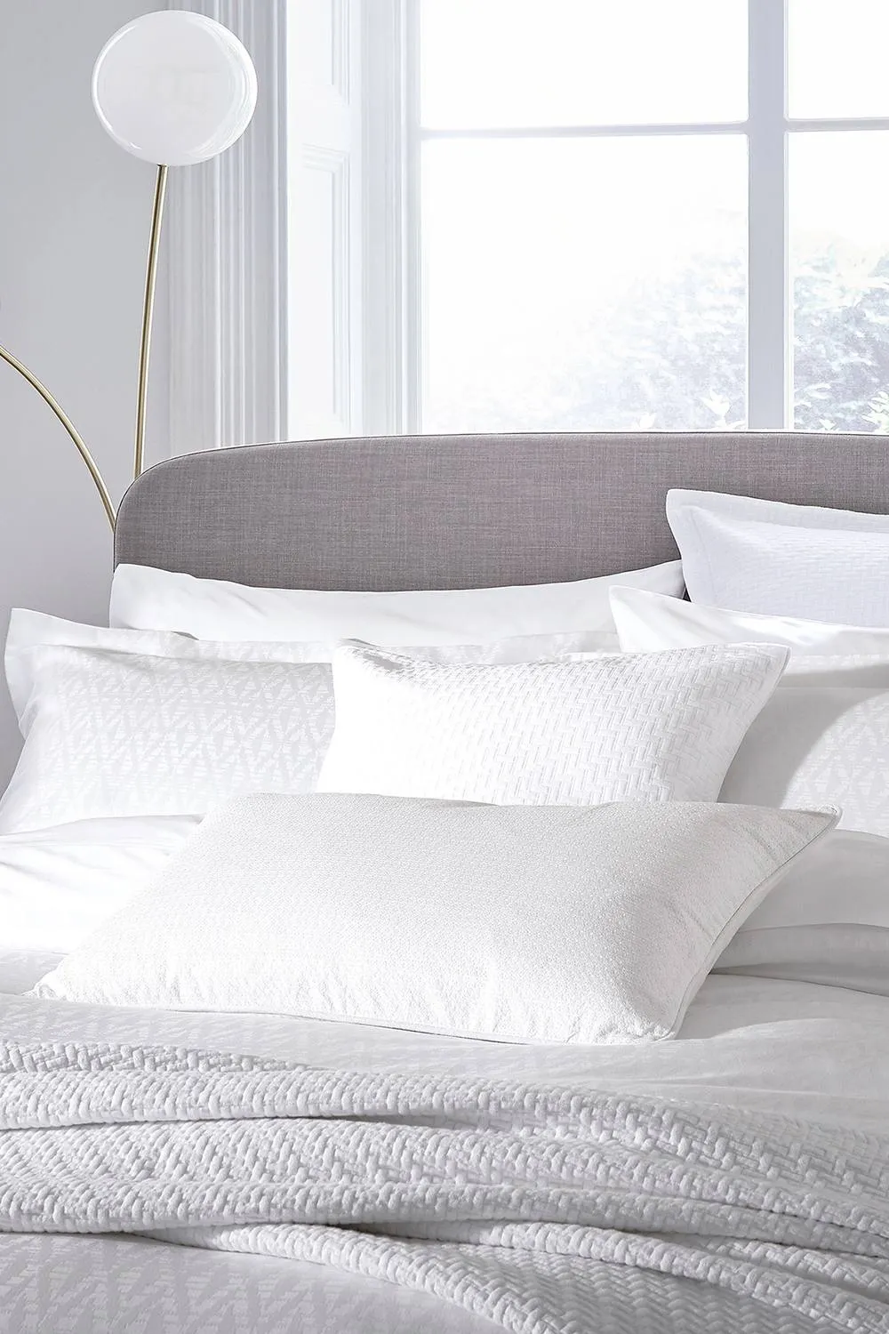 1951 'Kham' Cotton Duvet Cover in White 2