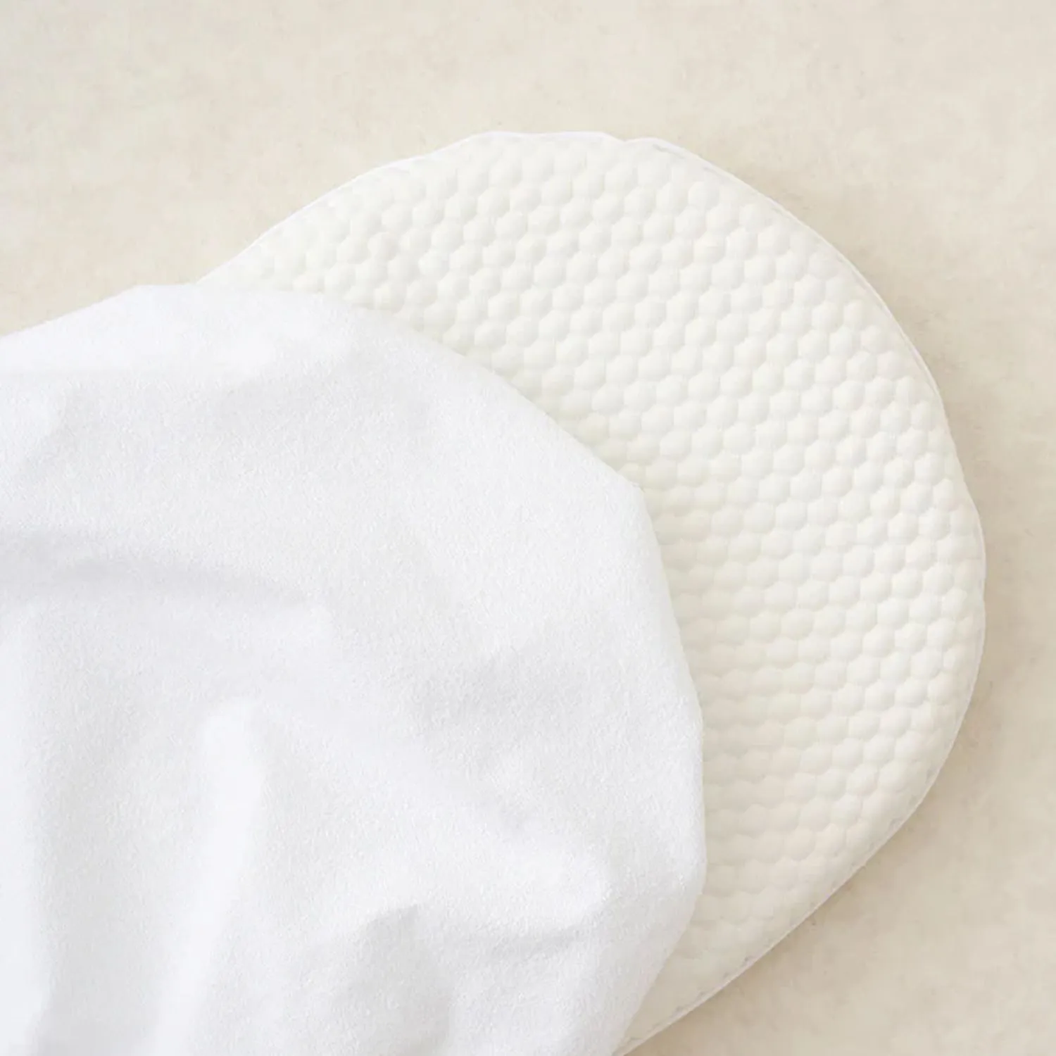 The Tiny Bed Company Waterproof Fitted Mattress Protector Moses Basket (74 x 28cm) in White