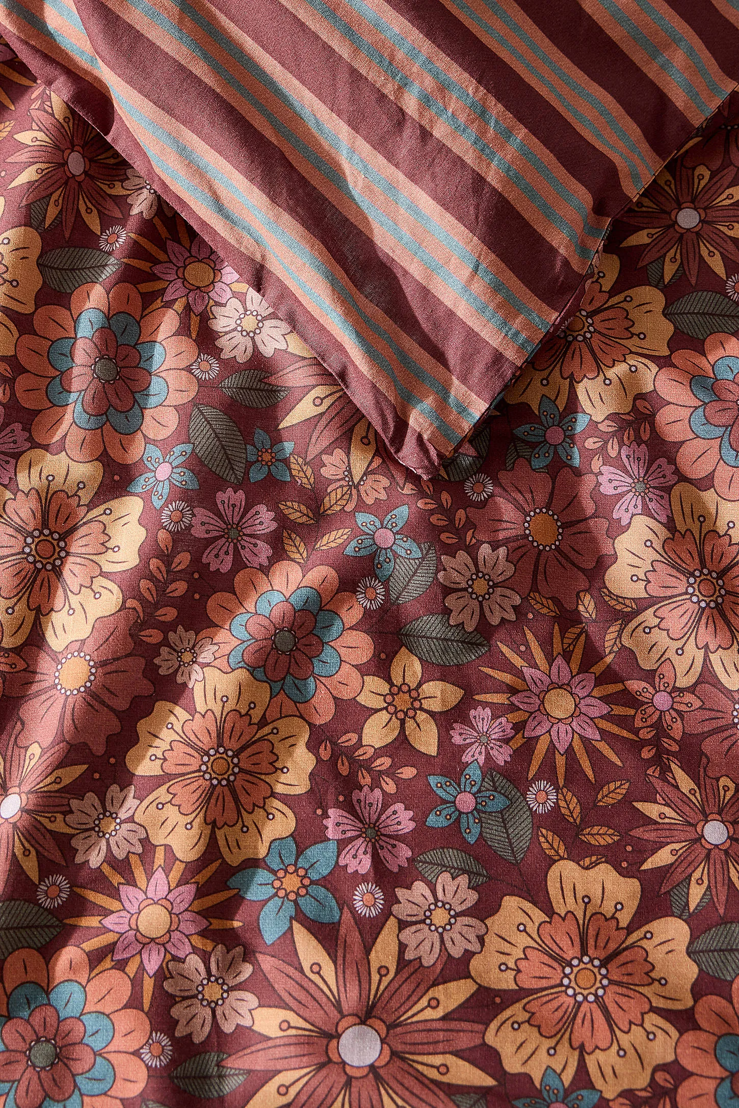 Clara Retro Berry Reversible Duvet Set - Red Berry 4