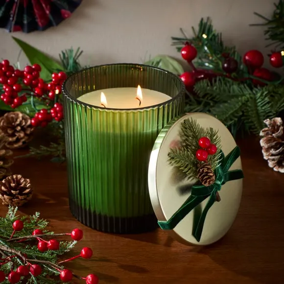 Winter Berries Candle 1